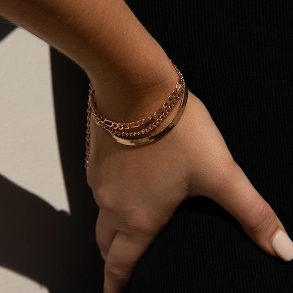 ⚜️[𝟯/$𝟮𝟴]⚜️3 Layered Silver Herringbone Figaro Bracelet NEW - Picture 8 of 11